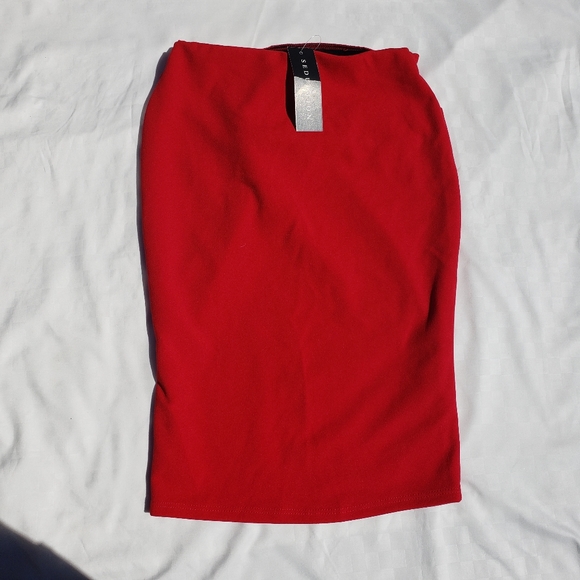 NBW | Red Skirt - Picture 4 of 4